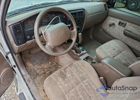 2000 Toyota Tacoma Xtracab Prerunner z USA, uszkodzony, nr VIN 4TASN92N6YZ607899